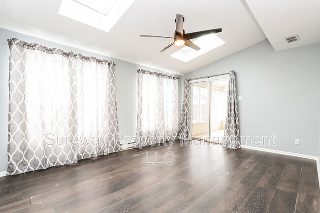 Building Photo - 32 Oakwood Pl