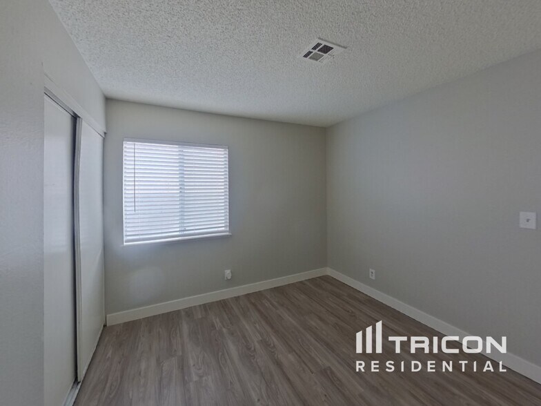 Building Photo - 523 Bayberry Dr
