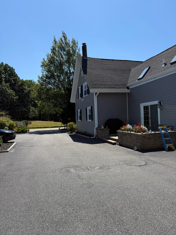 Building Photo - 40 Elm St