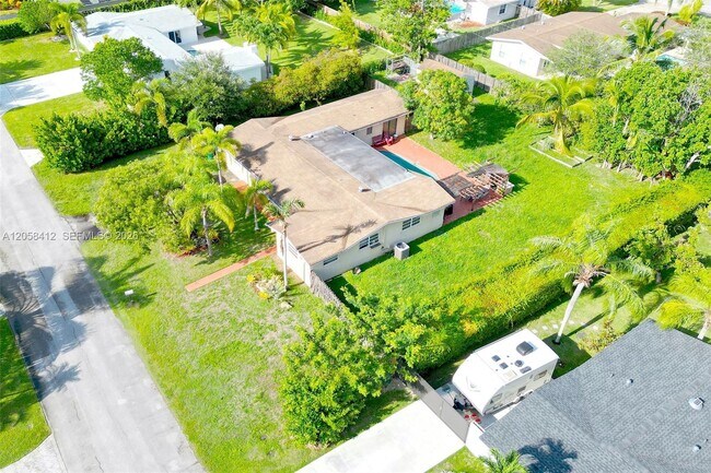 Building Photo - 14465 SW 96th Ave