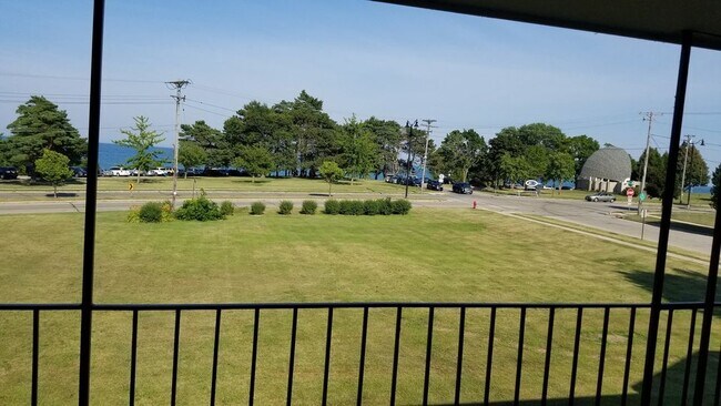 Building Photo - Waterfront Apartments Kenosha