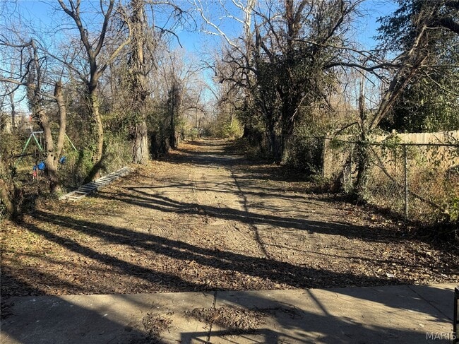 Building Photo - 5345 Wells Ave