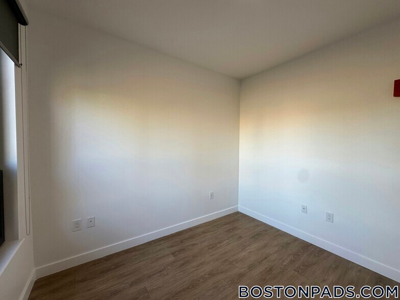 Building Photo - 199 Gardner St