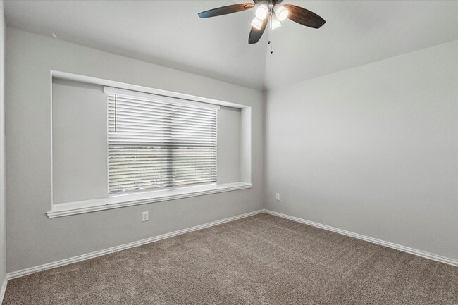 Building Photo - 205 Roscoe Dr