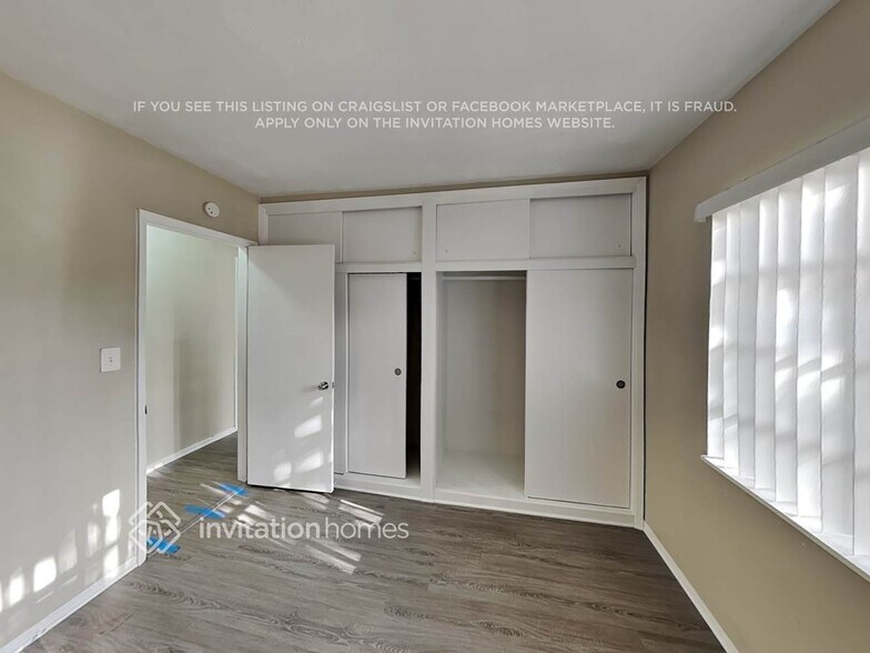 Building Photo - 2608 SW 34th Ave