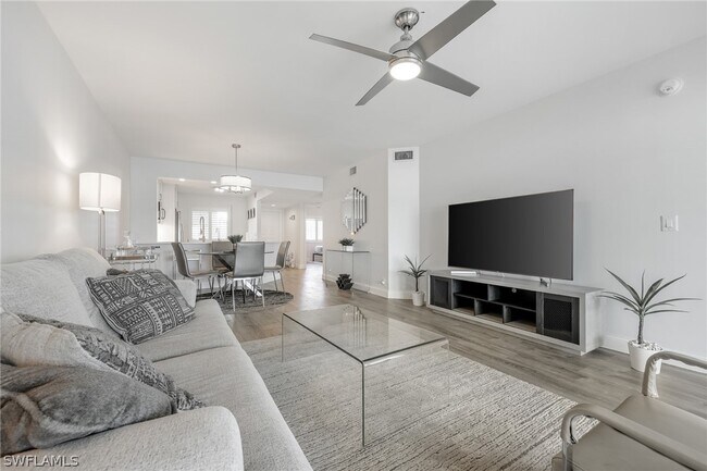 Building Photo - 7848 Emerald Cir