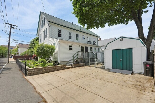 Building Photo - 36 Albion St