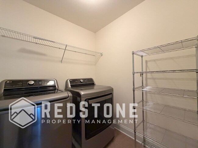 Building Photo - 1823 Buxton Way