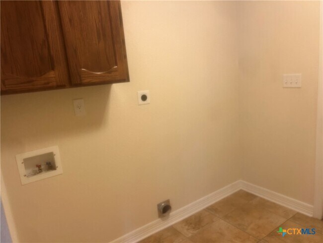 Building Photo - 2429 Nickelback Dr