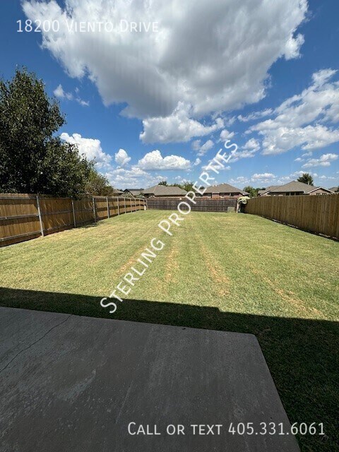 Building Photo - 18200 Viento Dr