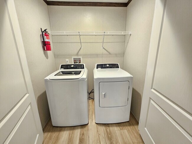 Building Photo - 46000 Geddes Rd