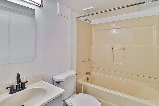 Building Photo - 4100 Ulster Rd