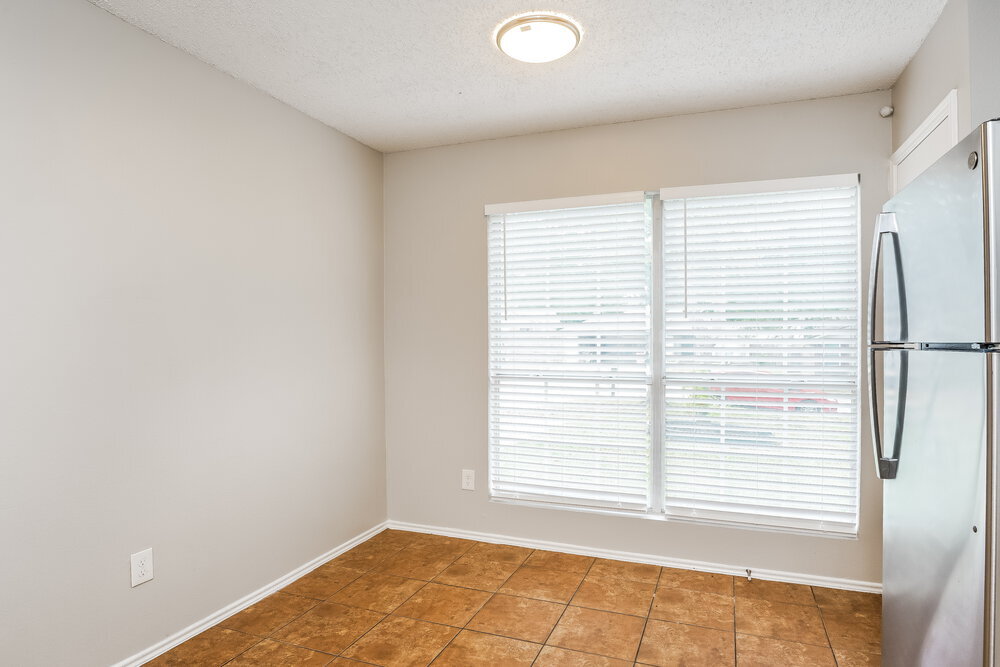 Building Photo - 4653 Feathercrest Dr