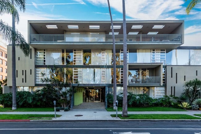 Building Photo - 3200 6th Ave