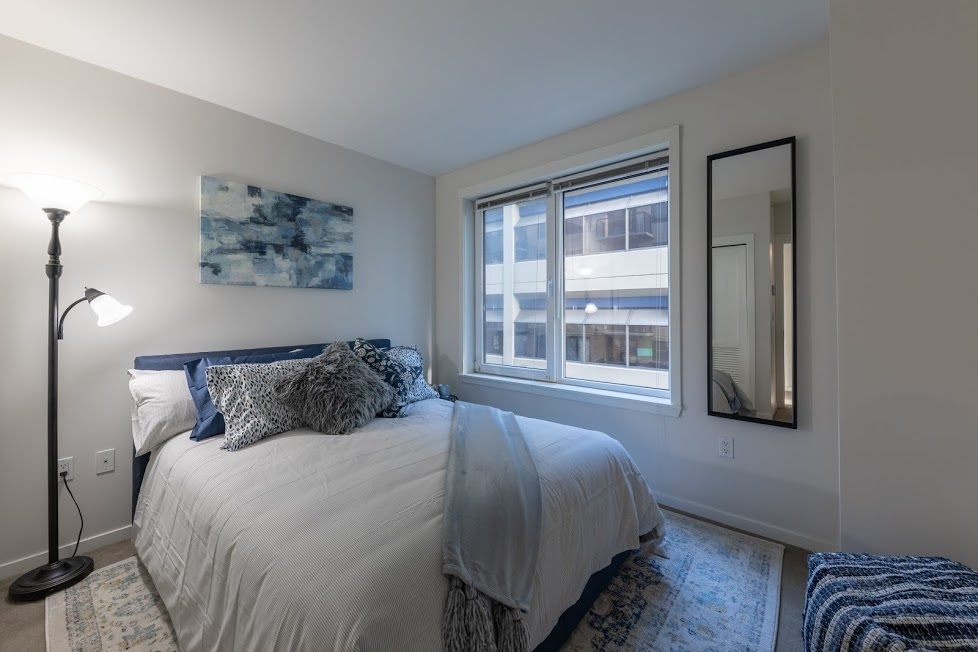 Building Photo - 2721 1st Ave