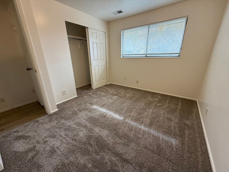 Building Photo - 2196 w 5600 s