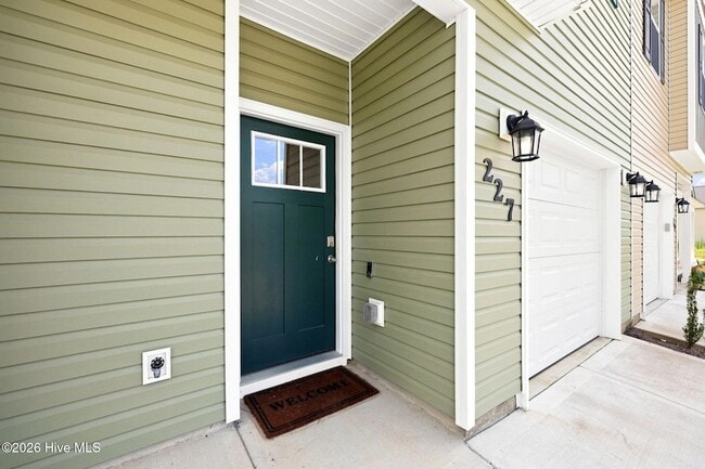 Building Photo - 227 Crab Claw Spit Ln