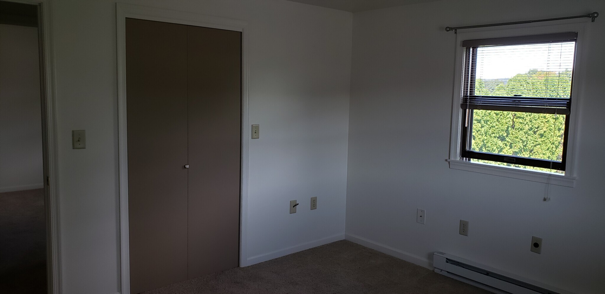 Building Photo - 636 W Center St