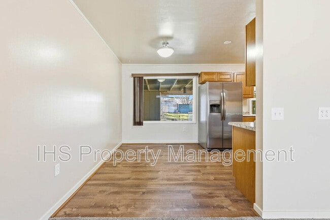 Building Photo - 1107 Thayer Dr