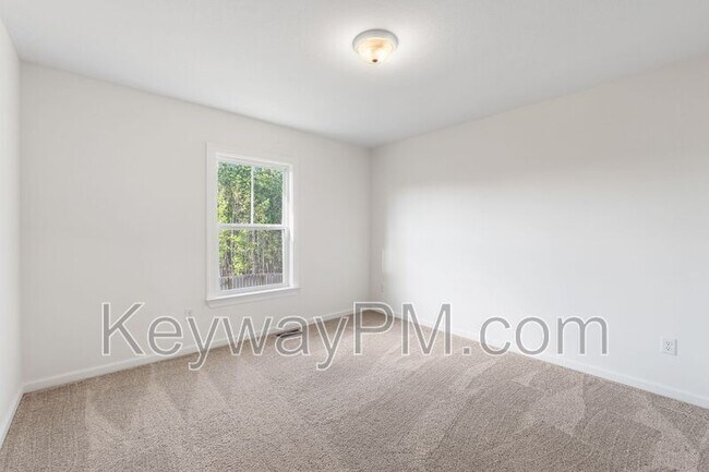 Building Photo - 738 Woodvine Dr
