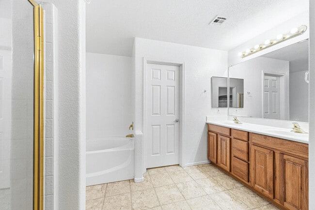 Building Photo - 2899 W White Canyon Rd