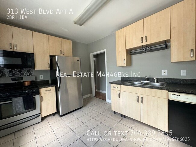 Building Photo - 2 Bedroom 1 Bathroom unit with balcony