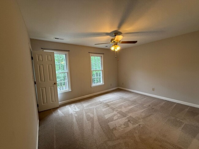 Building Photo - Available Mid-May - Beautiful 2 Bed 2 Ba Townhome in an Amazing West-Raleigh Location!