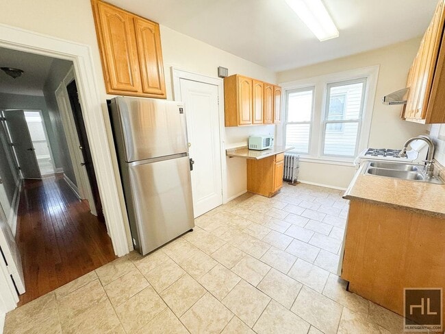 Building Photo - 55 STREET