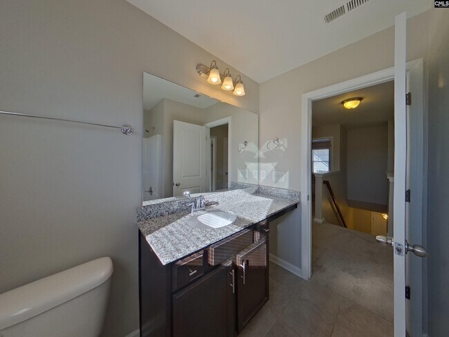 Building Photo - 309 Finch Ln