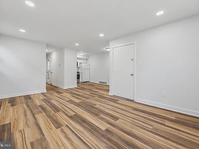 Building Photo - 7028 Valley Ave