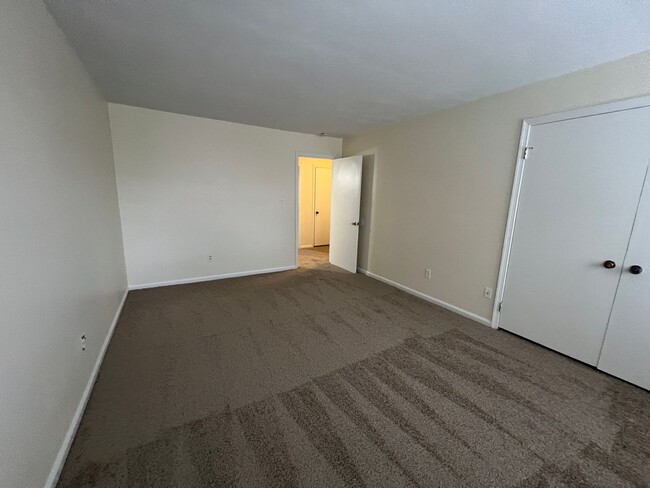 Building Photo - 934 Maryland Ave