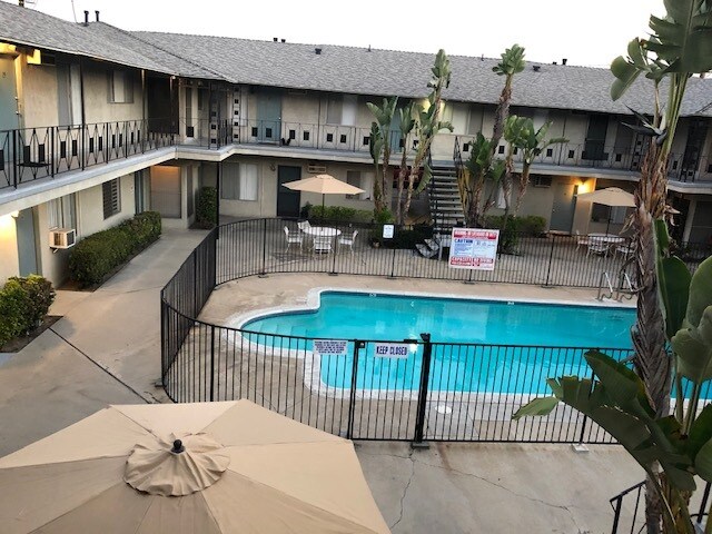 Building Photo - 816 W Colorado Blvd