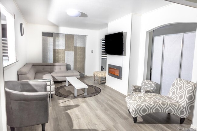 Building Photo - 1 Summer Ln