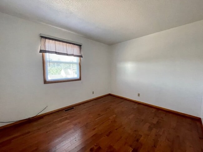 Building Photo - cd7