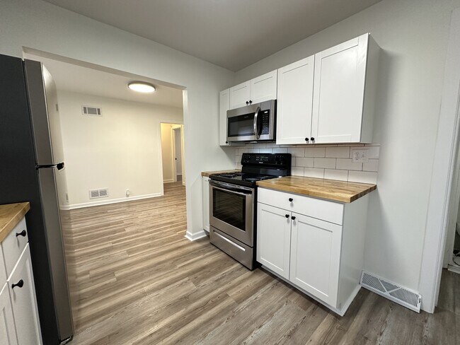 Building Photo - 3037 Horton St