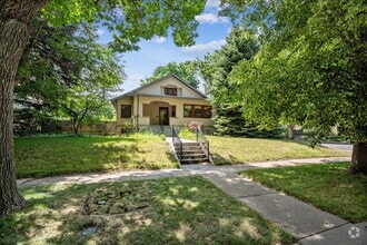 Building Photo - Spacious Comfort in Park Hill – 4-Bed, 2.5...