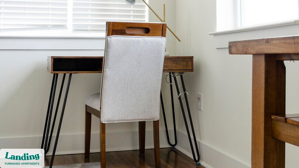 Building Photo - 901 Kelly Green Ln