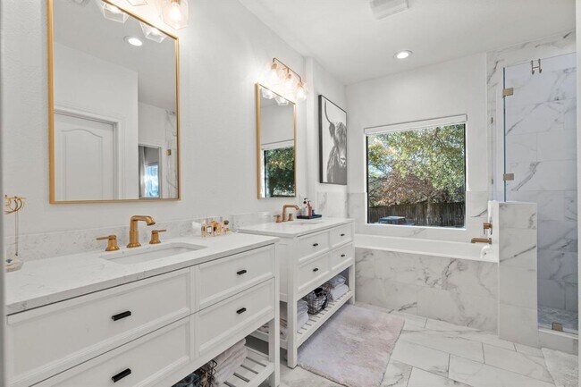 Building Photo - 1030 Daviot Dr