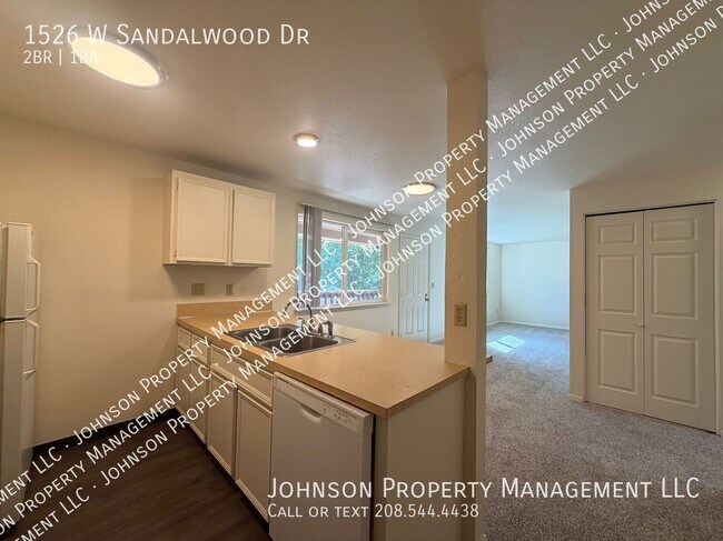 Building Photo - 1526 W Sandalwood Dr