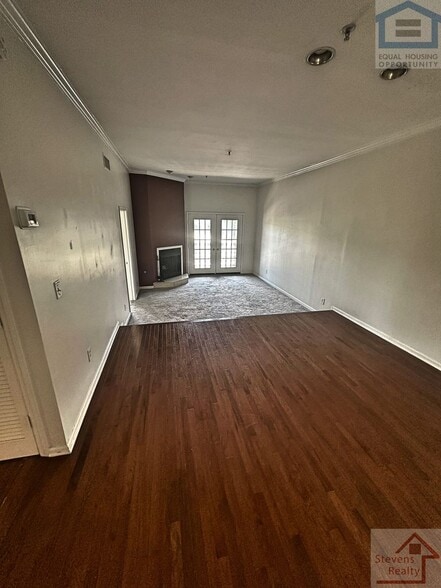 Building Photo - 123 W End Pl