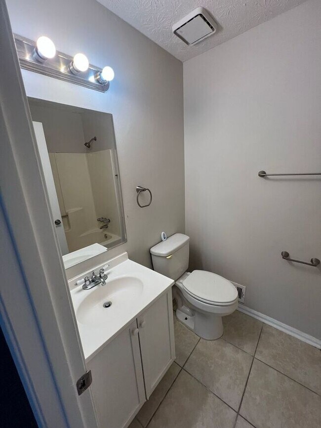 Building Photo - NOW READY! Cozy townhome 2 bedroom 2.5 bathroom duplex in Lawrenceville!