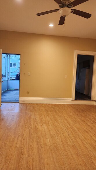 Building Photo - 4801 Sciota St