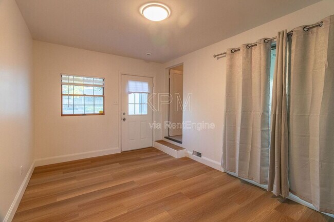 Building Photo - 1749 Christina Ave