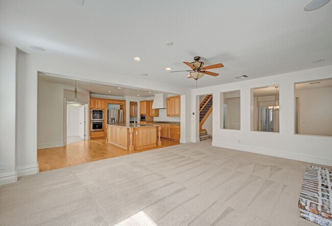 Building Photo - Stunning Rhodes Ranch Four Bedroom