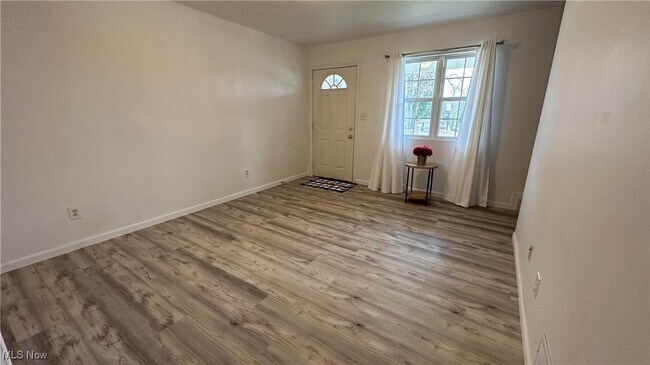 Building Photo - 95 Rockdale Rd