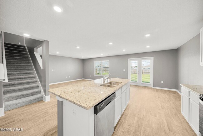 Building Photo - 123 Tiller Dr