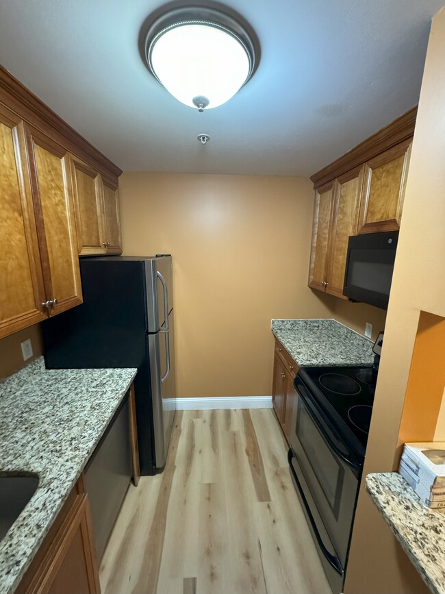 Kitchen with all appliances - 92 Eastern Ave