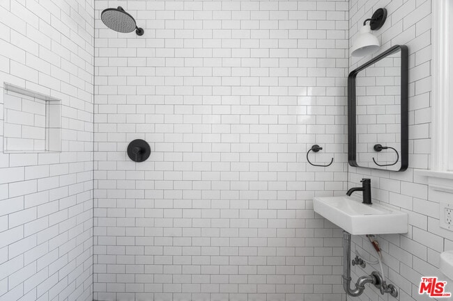 Building Photo - 4824 La Canada Blvd