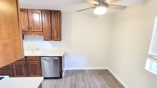 Building Photo - 2 bedroom, 1.5 bath townhome with 2 parkin...