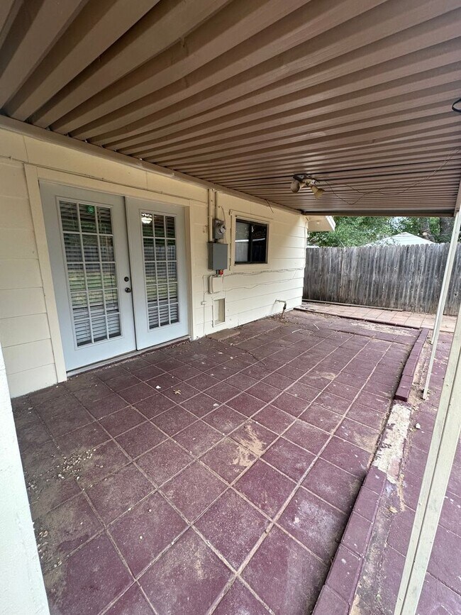 Building Photo - 900 Flamingo Ave
